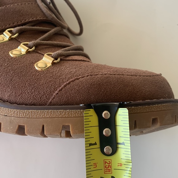 Sports Lug Sole Brown Suede Boots. SIZE 8 - Picture 15 of 15